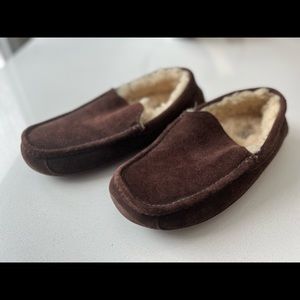 Men’S UGG Size 10 Brown Slipper